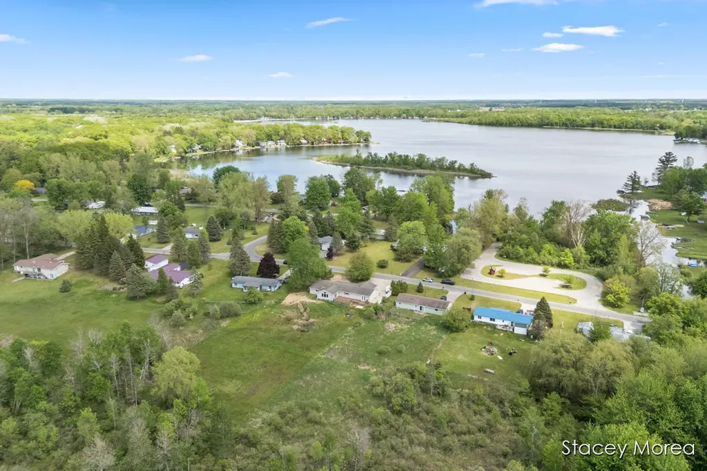 1910 Waterview Way Crystal Township MI 48818