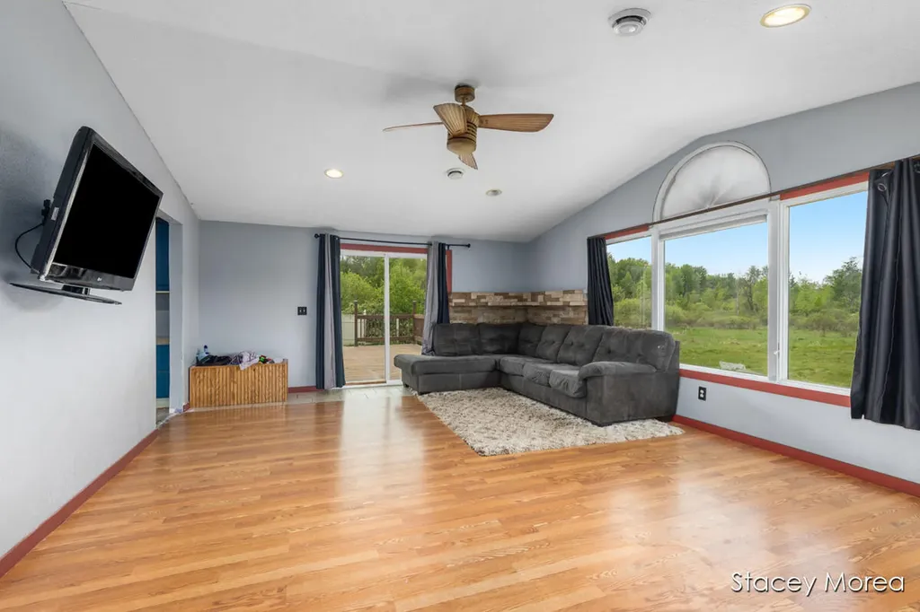 1910 Waterview Way Crystal Township MI 48818