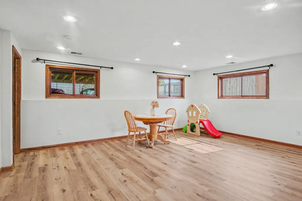 623 W 44th Street Fremont City MI 49412