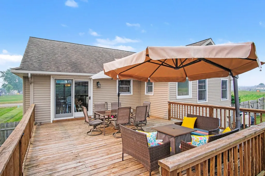 623 W 44th Street Fremont City MI 49412