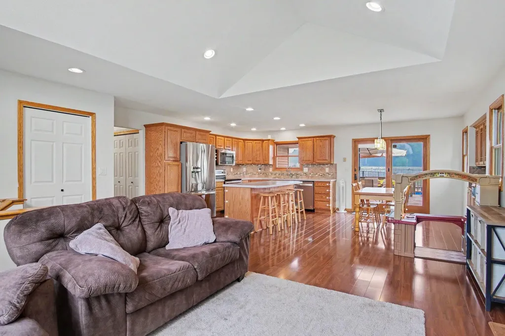 623 W 44th Street Fremont City MI 49412