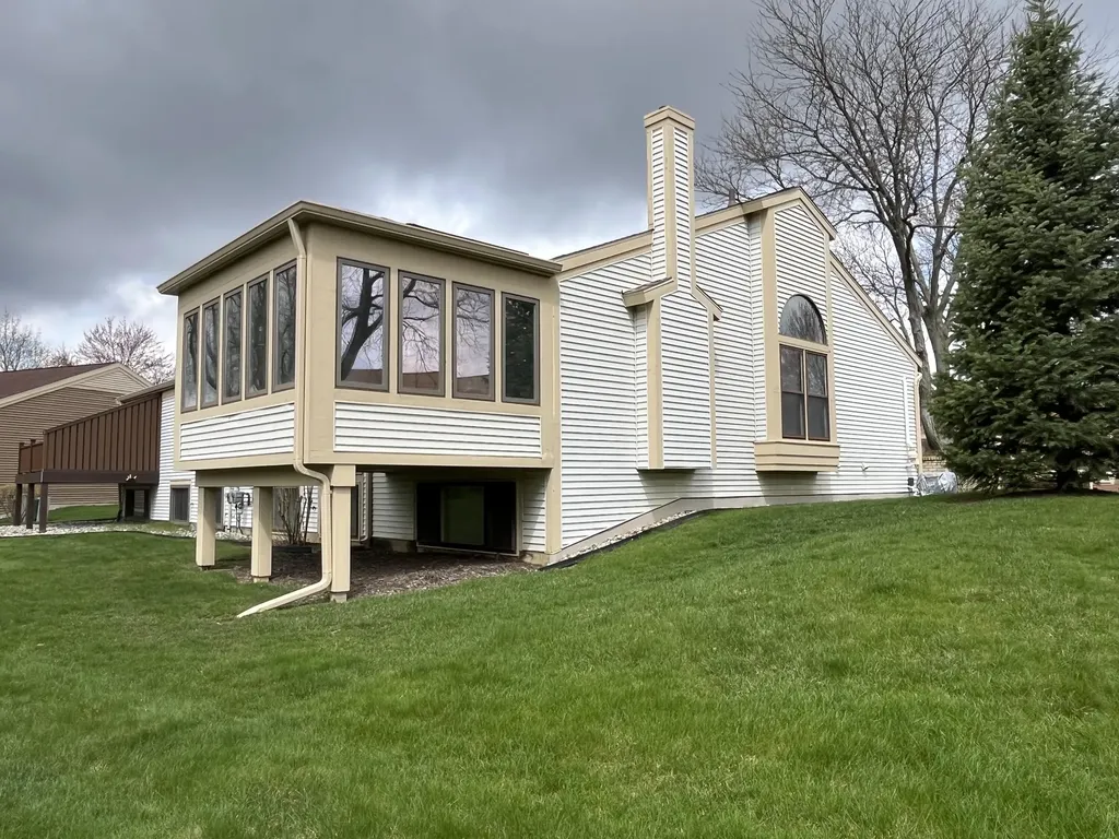 6515 Brook Trail Delta Charter Township MI 48917