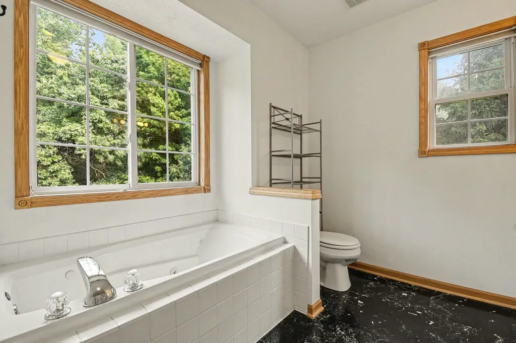 1931 Valley Pines Drive Rutland Charter Township MI 49058