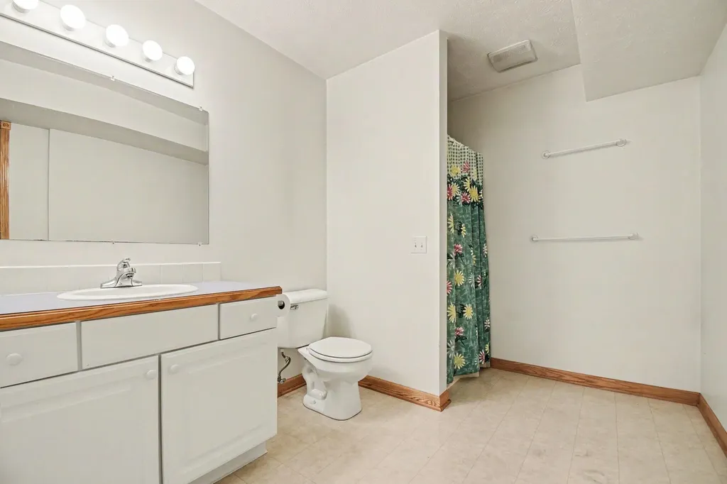 1931 Valley Pines Drive Rutland Charter Township MI 49058