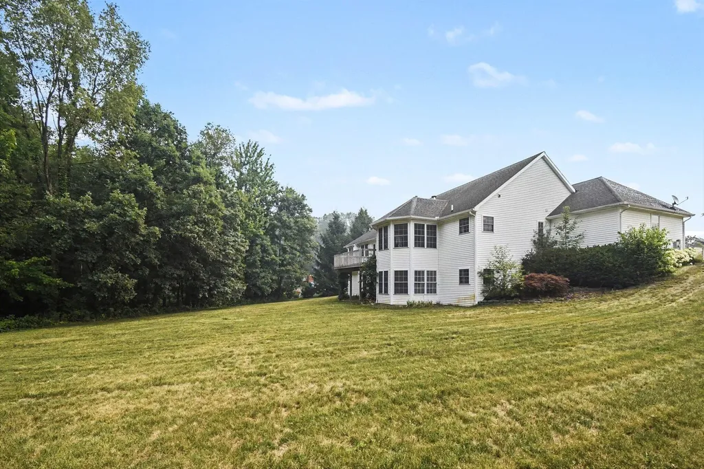 1931 Valley Pines Drive Rutland Charter Township MI 49058