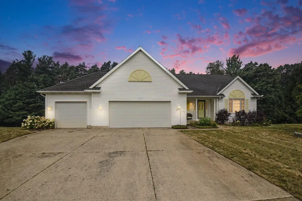1931 Valley Pines Drive Rutland Charter Township MI 49058