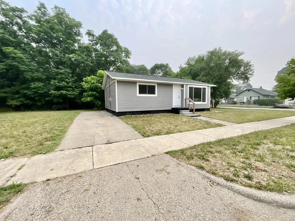 2245 8th Street Muskegon Heights City MI 49444