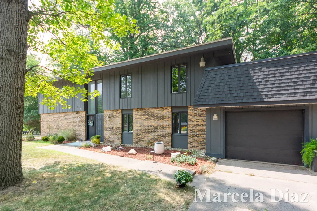 3431 Tricklewood Drive SE Cascade Charter Township MI 49546
