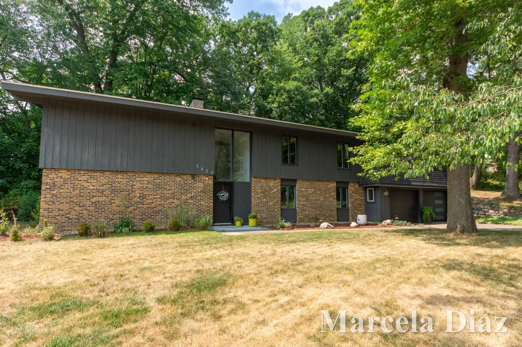 3431 Tricklewood Drive SE Cascade Charter Township MI 49546