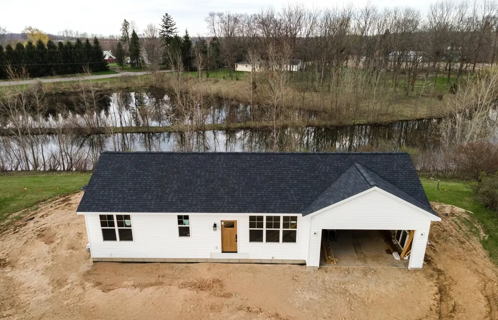 11639 E Bear Meadows Drive SE Bowne Township MI 49302