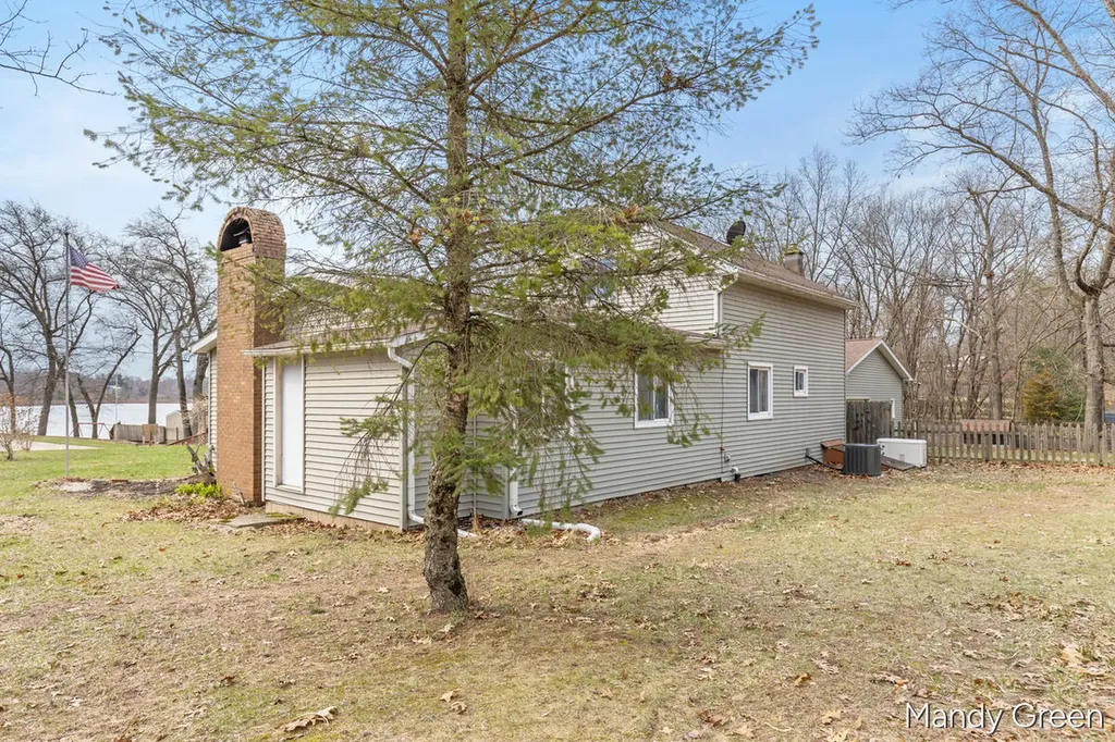 3612 Holiday Drive Montcalm Township MI 48838