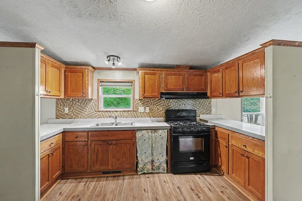 79 N 192nd Avenue Leavitt Township MI 49421