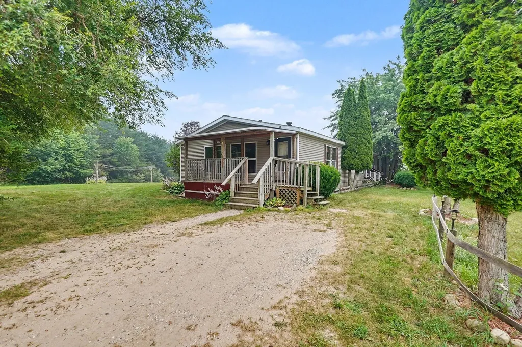 79 N 192nd Avenue Leavitt Township MI 49421