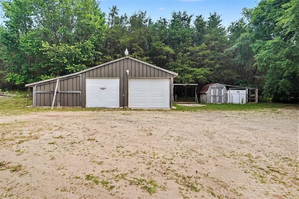 79 N 192nd Avenue Leavitt Township MI 49421