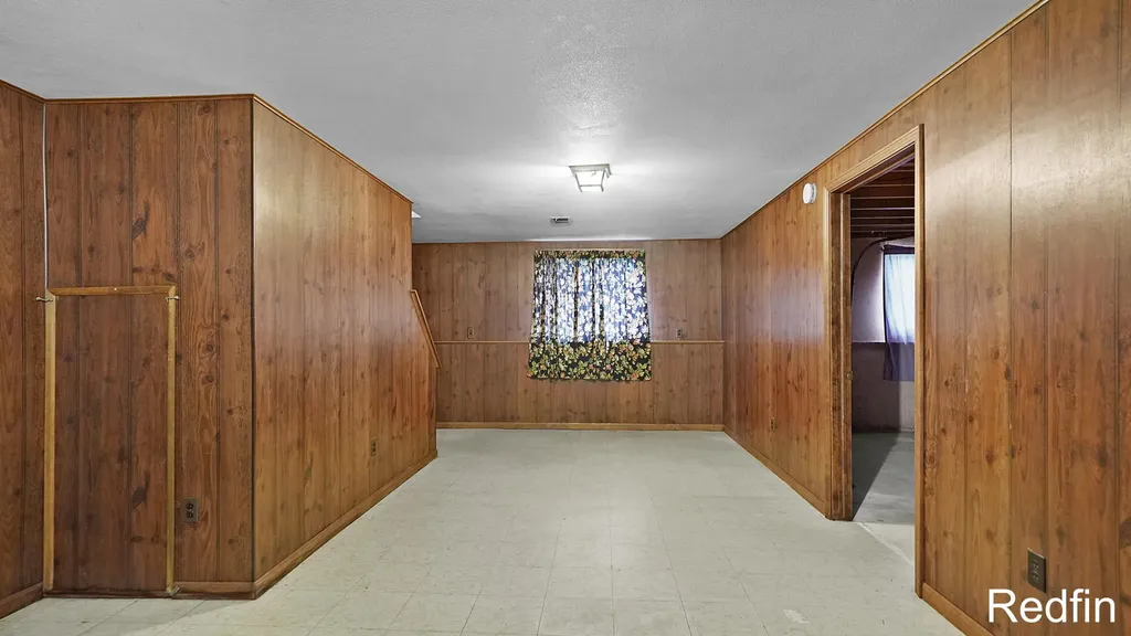 1305 52nd Street SE Kentwood City MI 49508