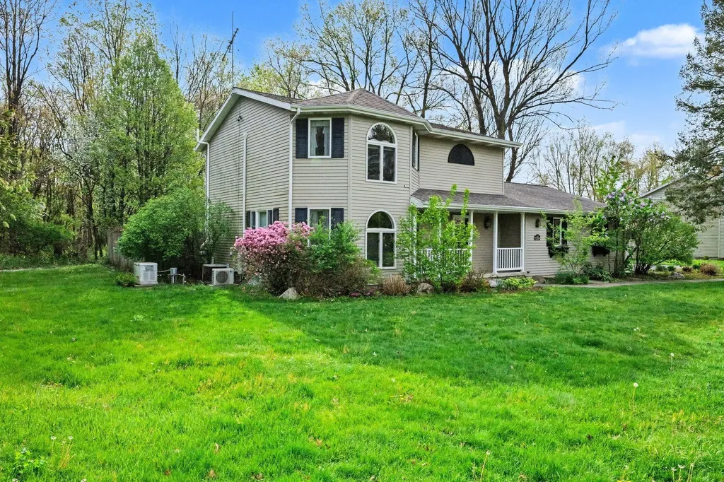 7756 Cottonwood Richland Township MI 49083