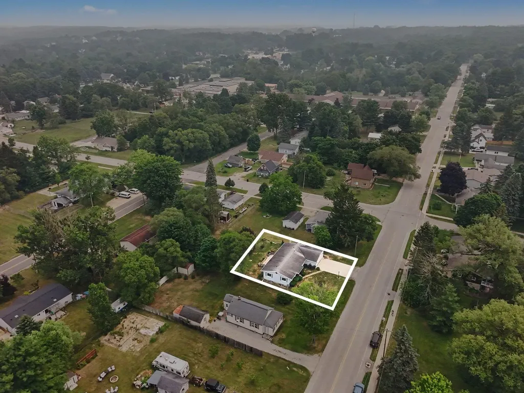 604 Fenton Street Unknown City MI 49649