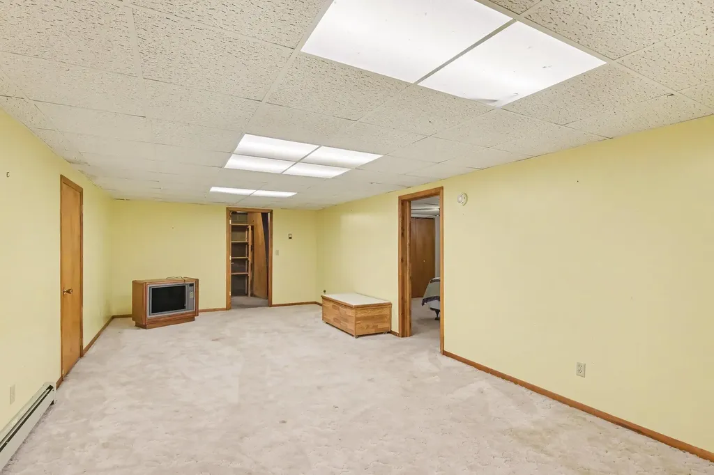 604 Fenton Street Unknown City MI 49649