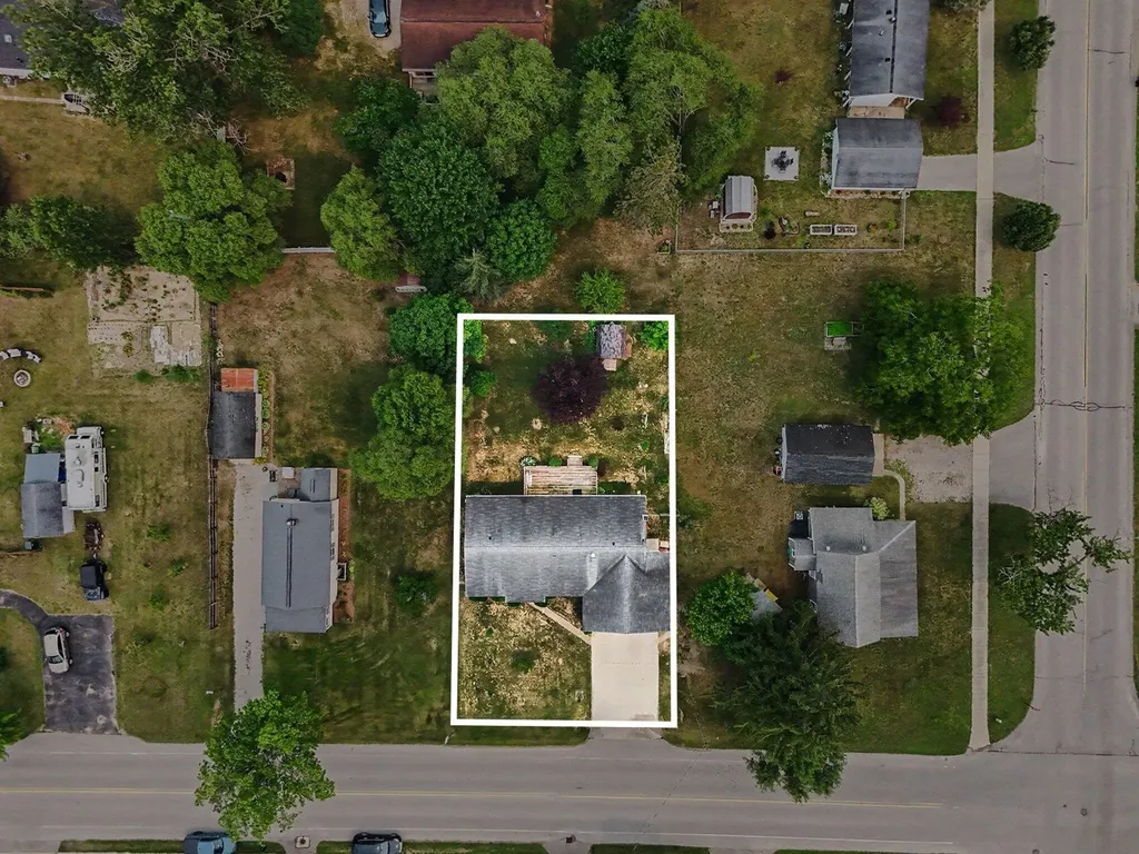 604 Fenton Street Unknown City MI 49649