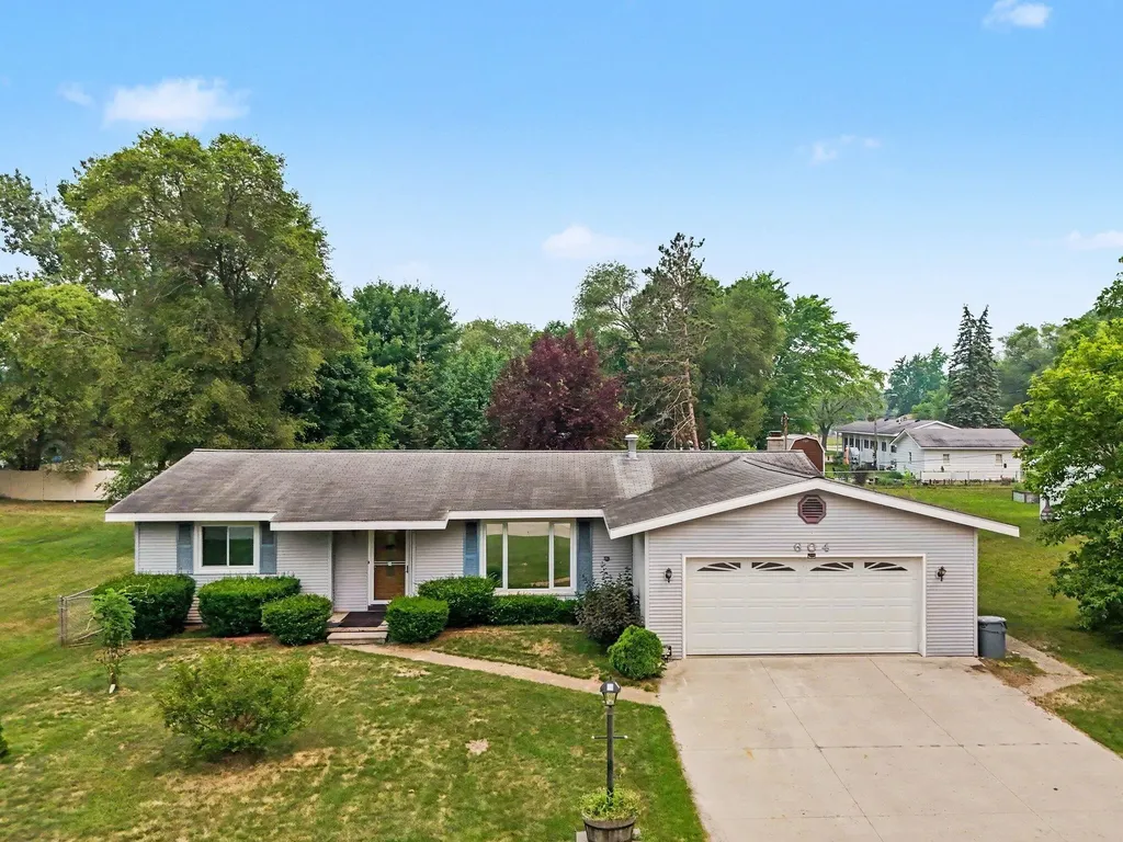 604 Fenton Street Unknown City MI 49649