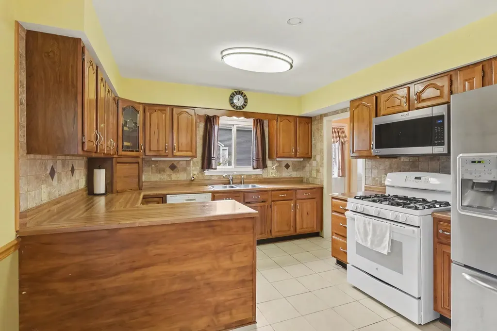 604 Fenton Street Unknown City MI 49649