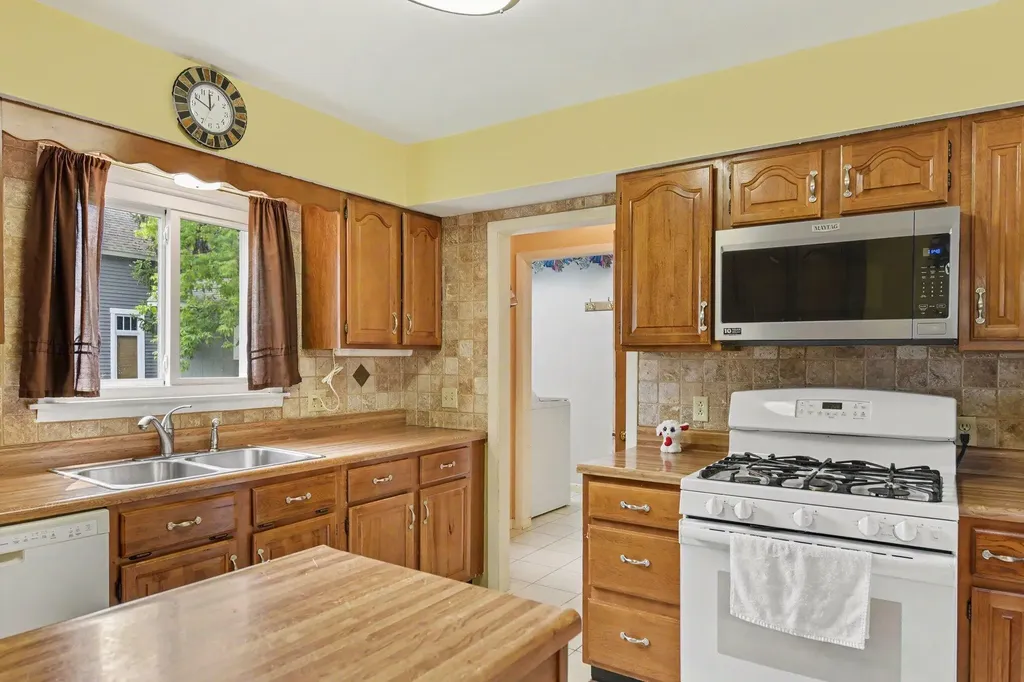 604 Fenton Street Unknown City MI 49649