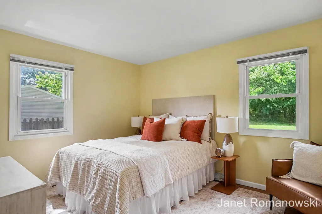 11141 Woodbushe Drive SE Lowell Charter Township MI 49331
