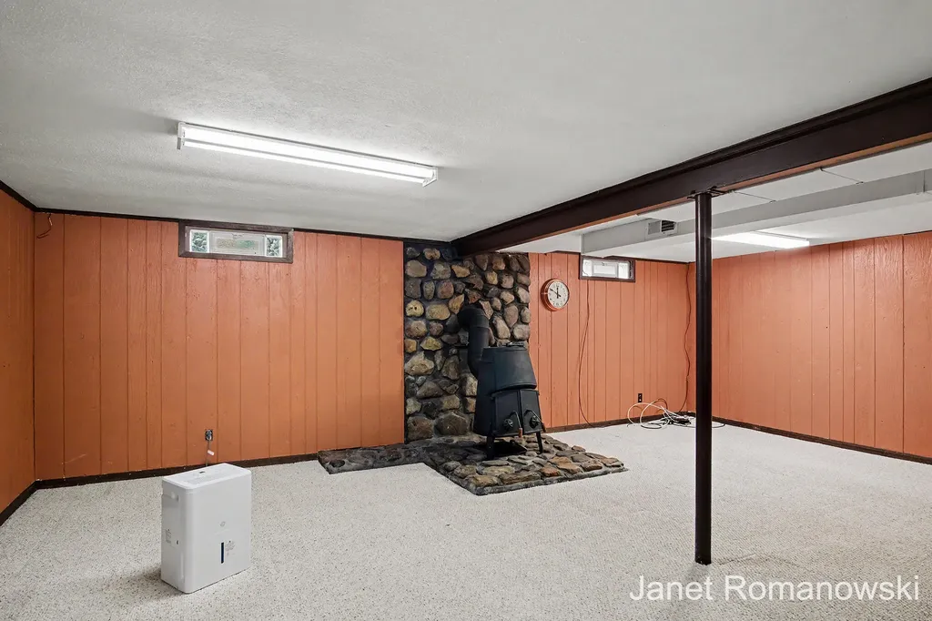 11141 Woodbushe Drive SE Lowell Charter Township MI 49331