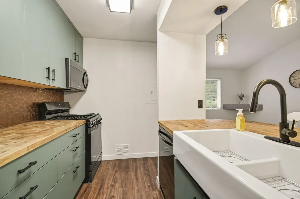 4239 SE Eastcastle Court SE Grand Rapids City MI 49508