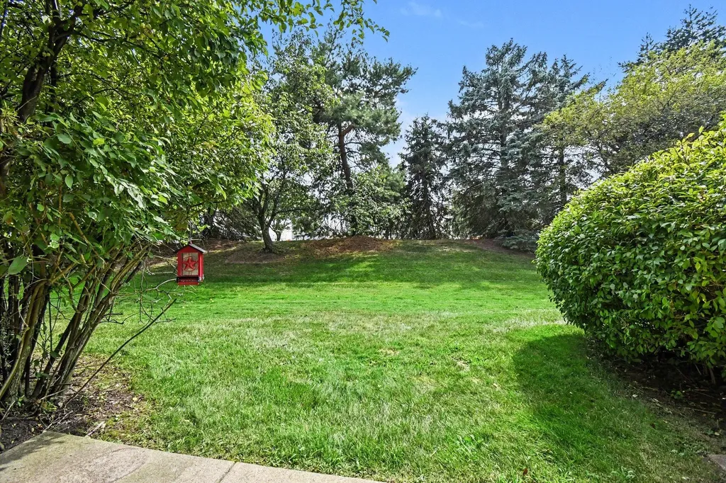 4239 SE Eastcastle Court SE Grand Rapids City MI 49508