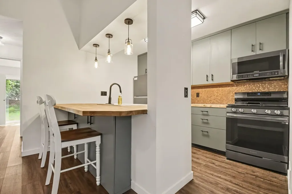 4239 SE Eastcastle Court SE Grand Rapids City MI 49508