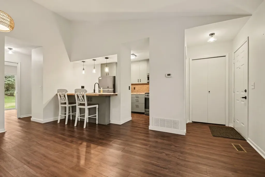 4239 SE Eastcastle Court SE Grand Rapids City MI 49508