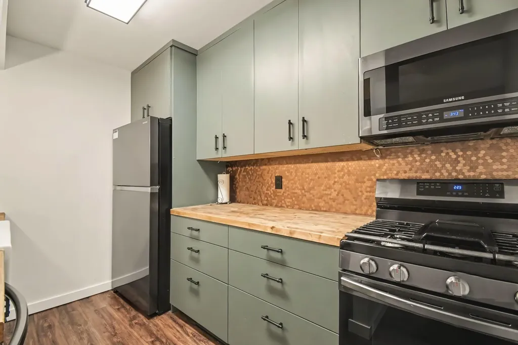 4239 SE Eastcastle Court SE Grand Rapids City MI 49508
