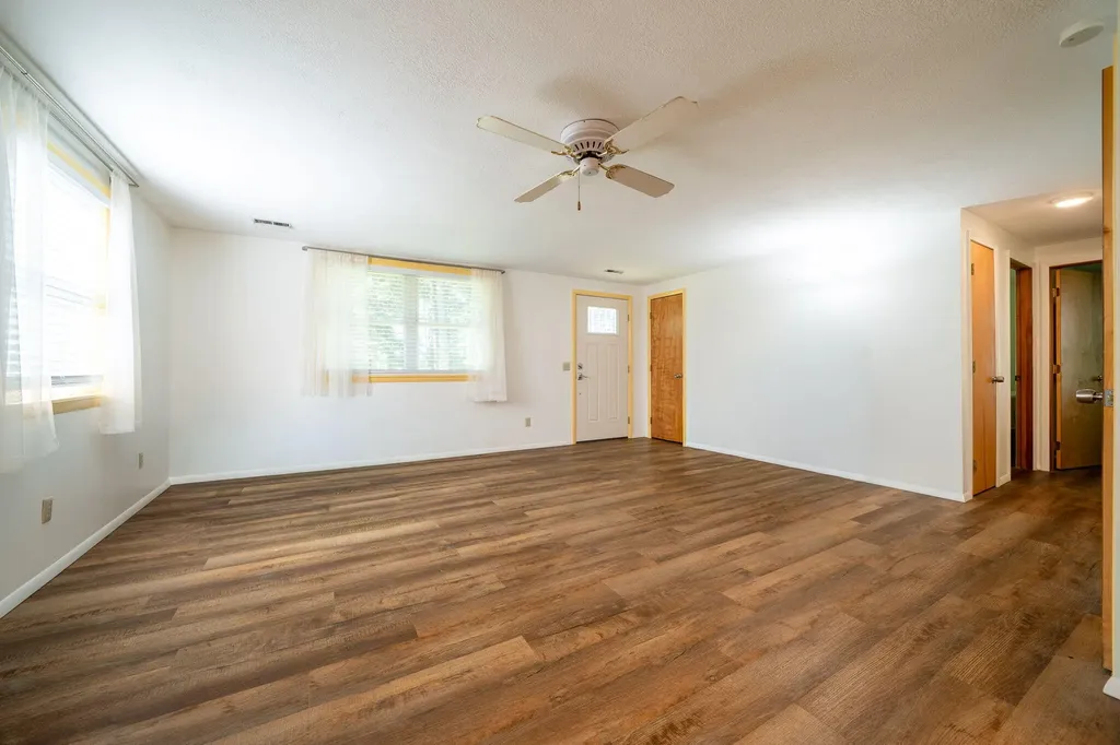 10182 Bertrand Boulevard Unknown City MI 49677