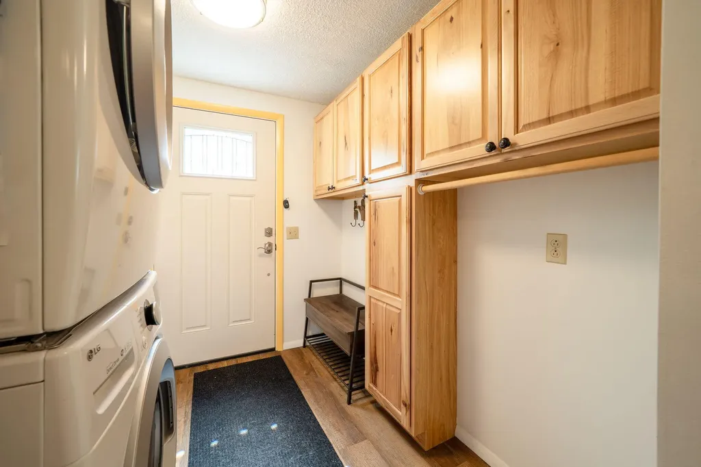 10182 Bertrand Boulevard Unknown City MI 49677