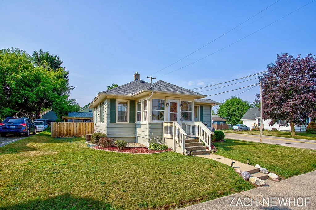 1000 Oaklawn Street NE Grand Rapids City MI 49505