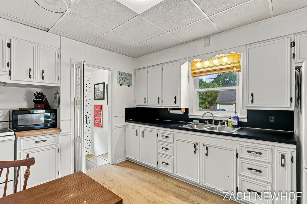 1000 Oaklawn Street NE Grand Rapids City MI 49505