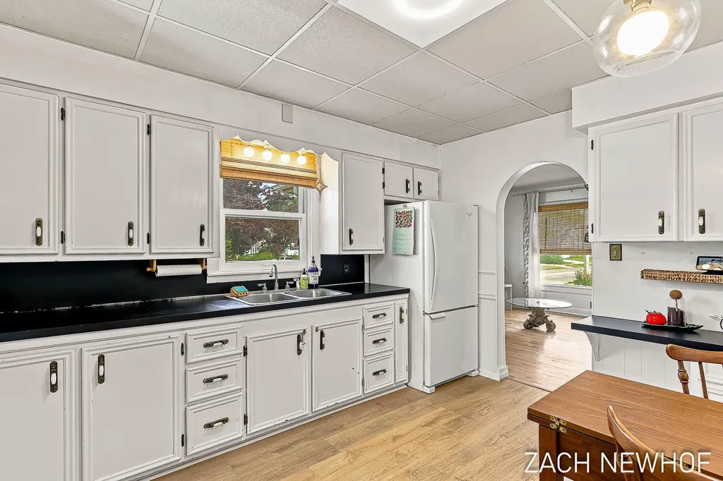1000 Oaklawn Street NE Grand Rapids City MI 49505