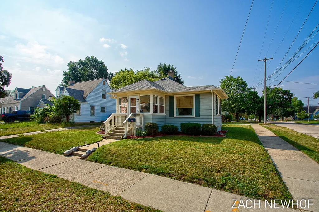 1000 Oaklawn Street NE Grand Rapids City MI 49505
