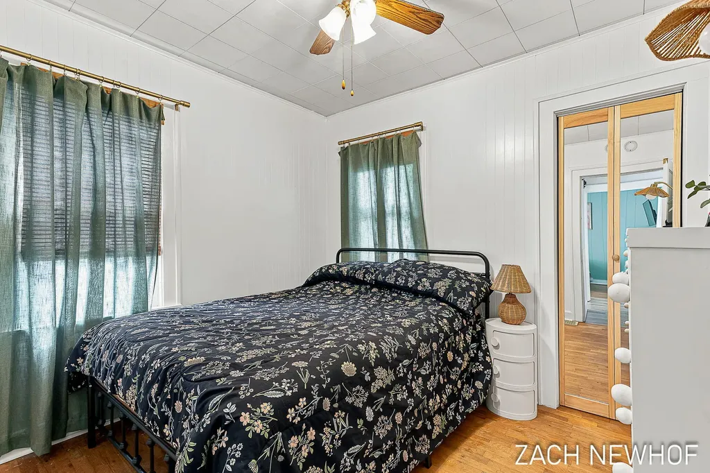 1000 Oaklawn Street NE Grand Rapids City MI 49505