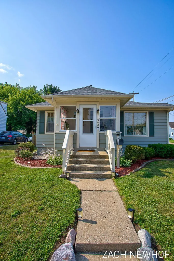 1000 Oaklawn Street NE Grand Rapids City MI 49505