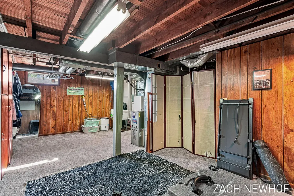 1000 Oaklawn Street NE Grand Rapids City MI 49505