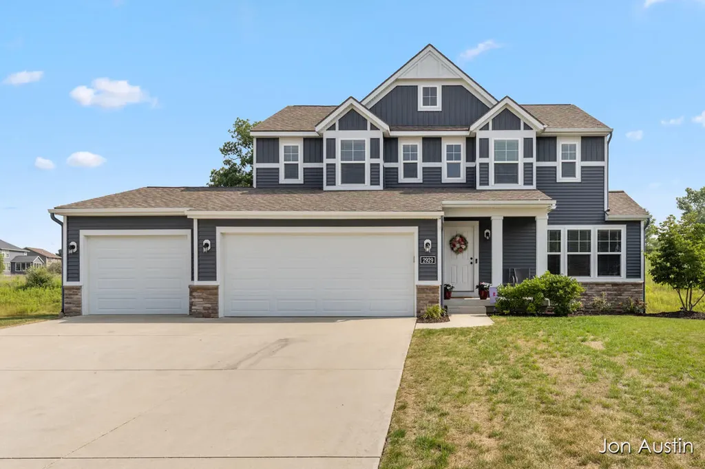 2929 E Morgan Trail NE Algoma Township MI 49341