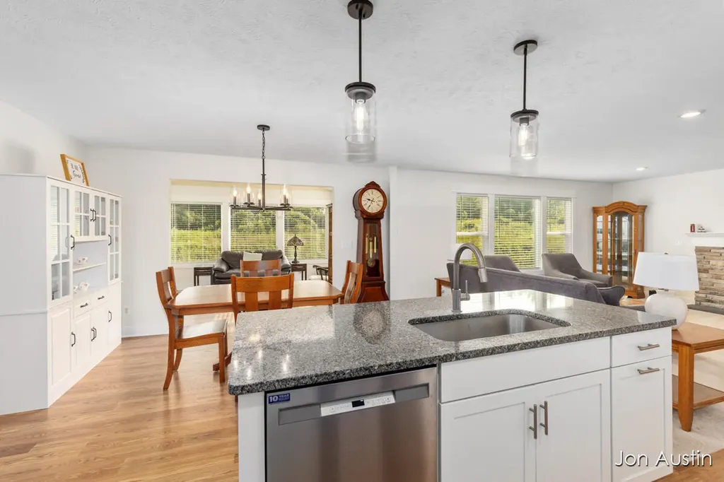 2929 E Morgan Trail NE Algoma Township MI 49341