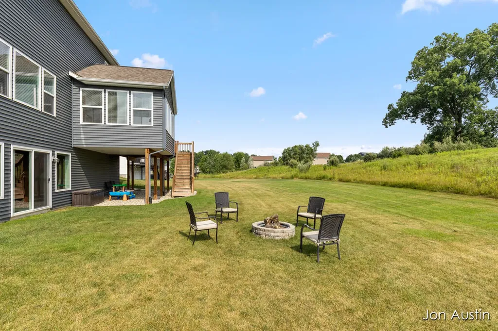 2929 E Morgan Trail NE Algoma Township MI 49341