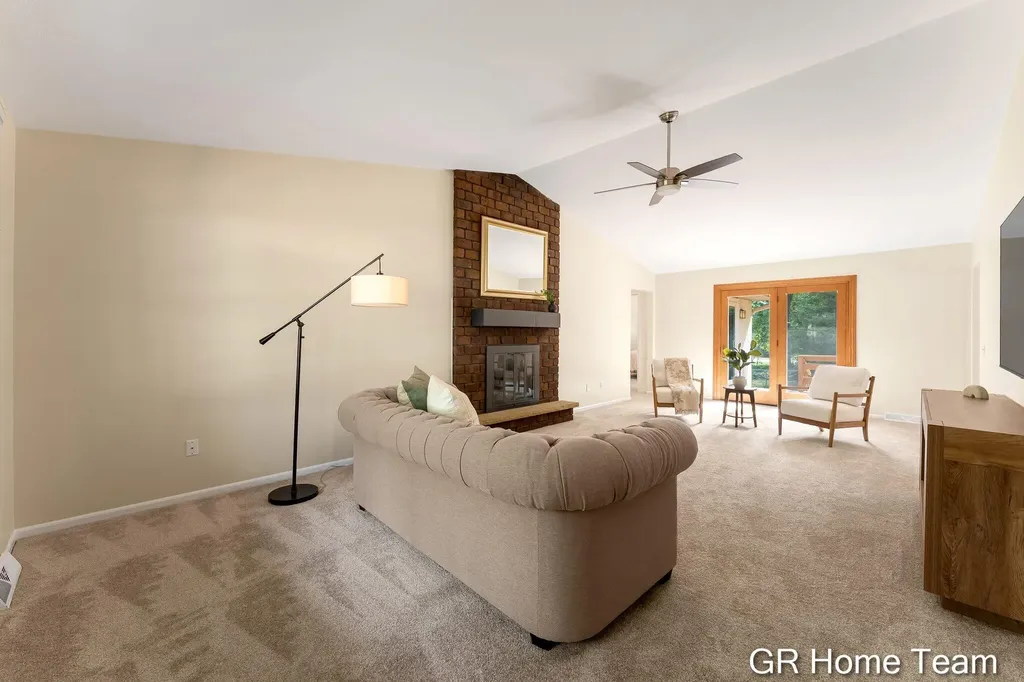 4542 Terry Drive SE Kentwood City MI 49512