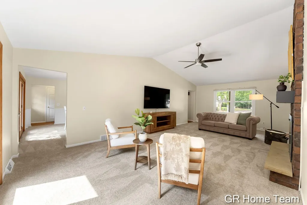 4542 Terry Drive SE Kentwood City MI 49512