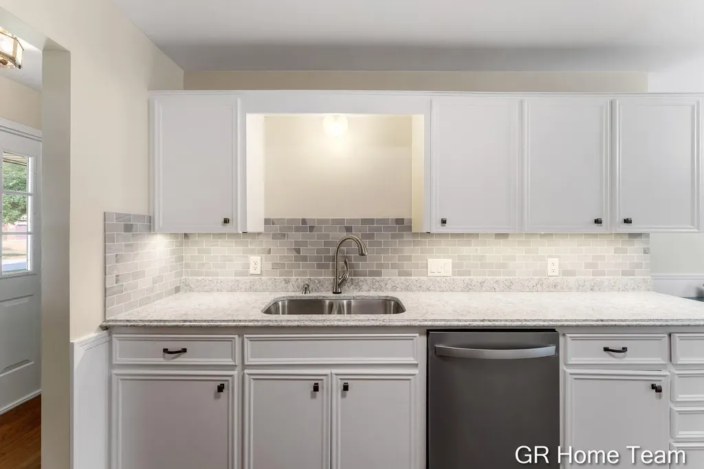 4542 Terry Drive SE Kentwood City MI 49512