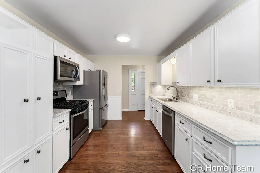 4542 Terry Drive SE Kentwood City MI 49512