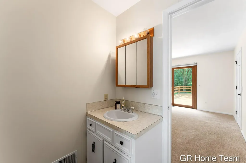 4542 Terry Drive SE Kentwood City MI 49512